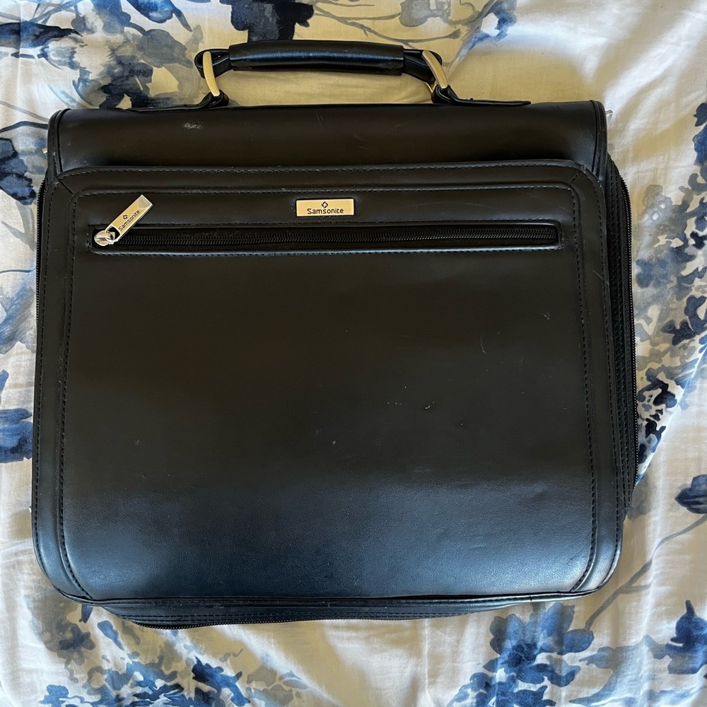 EUC Samsonite Briefcase